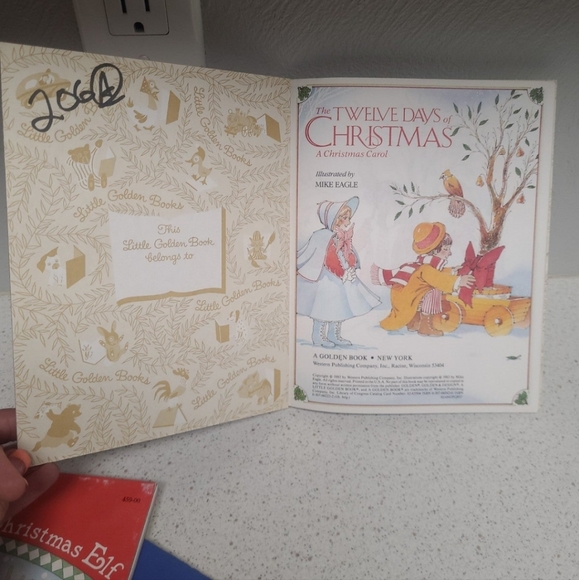 VINTAGE 1980S CHRISTMAS LITTLE GOLDEN BOOKS - Picture 7 of 8